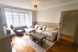 Lounge- click for photo gallery